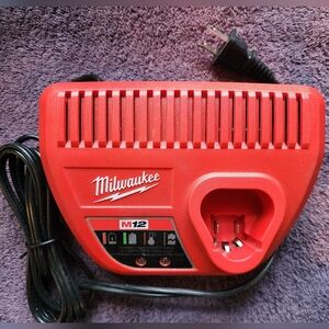 Milwaukee M12 Red Battery Charger